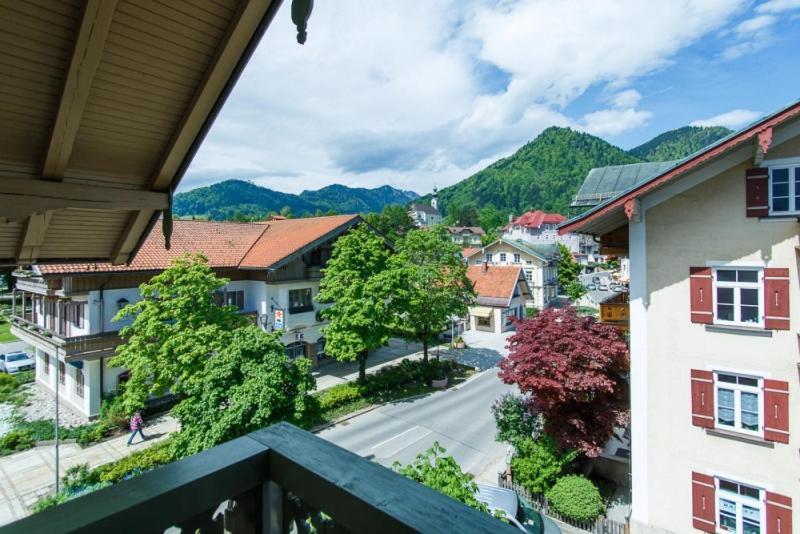 Cafe Chiemgau Und Gaestehaus Ruhpolding Ngoại thất bức ảnh