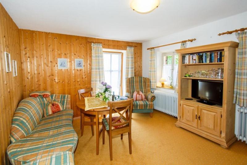 Cafe Chiemgau Und Gaestehaus Ruhpolding Ngoại thất bức ảnh